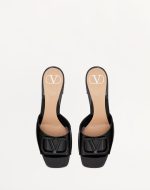 VLOGO SIGNATURE PATENT LEATHER SLIDE SANDAL 60MM - Image 4